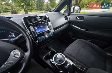 Хэтчбек Nissan Leaf 2017 в 