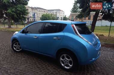 Хетчбек Nissan Leaf 2013 в 