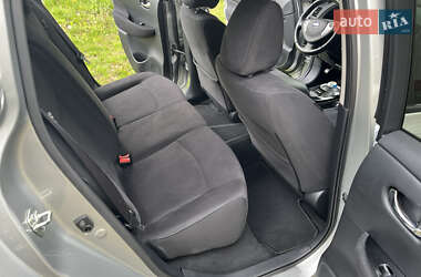 Хэтчбек Nissan Leaf 2013 в 