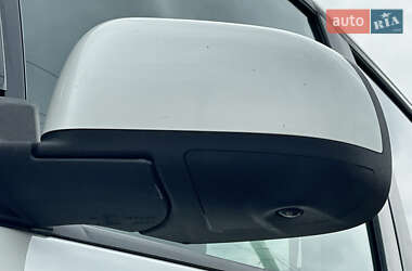 Хетчбек Nissan Leaf 2015 в 