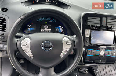 Хетчбек Nissan Leaf 2015 в 