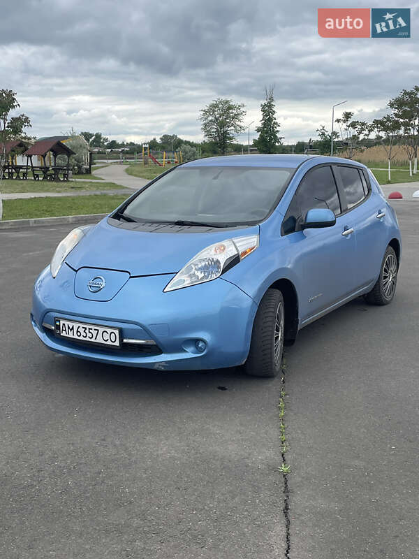 Хэтчбек Nissan Leaf 2014 в Славянске