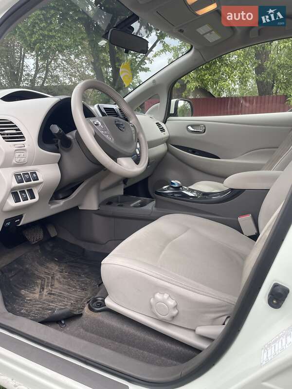 Хетчбек Nissan Leaf 2012 в Шепетівці