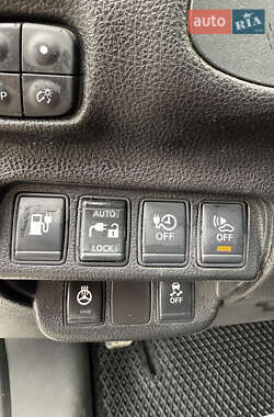 Хэтчбек Nissan Leaf 2013 в 