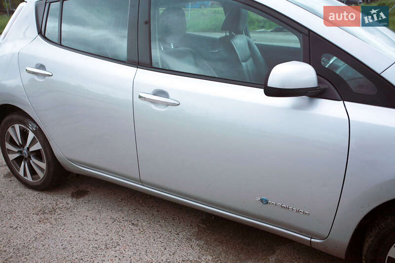 Хэтчбек Nissan Leaf 2013 в Львове