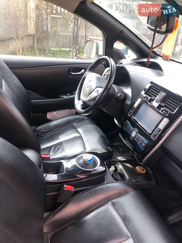 Хэтчбек Nissan Leaf 2013 в Львове