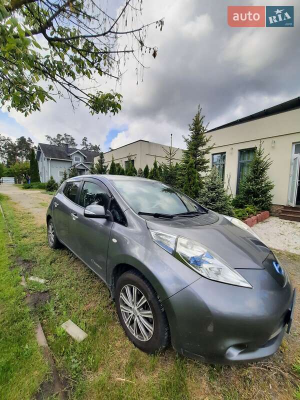 Хэтчбек Nissan Leaf 2013 в Буче