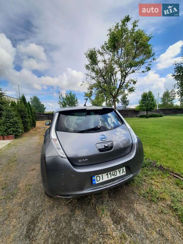 Хэтчбек Nissan Leaf 2013 в Буче