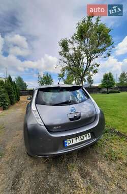 Хэтчбек Nissan Leaf 2013 в 