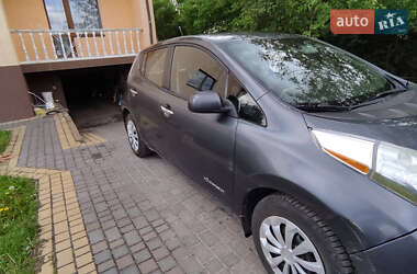 Хетчбек Nissan Leaf 2013 в 