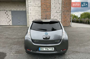 Хэтчбек Nissan Leaf 2015 в 