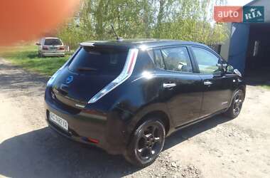 Хэтчбек Nissan Leaf 2012 в 