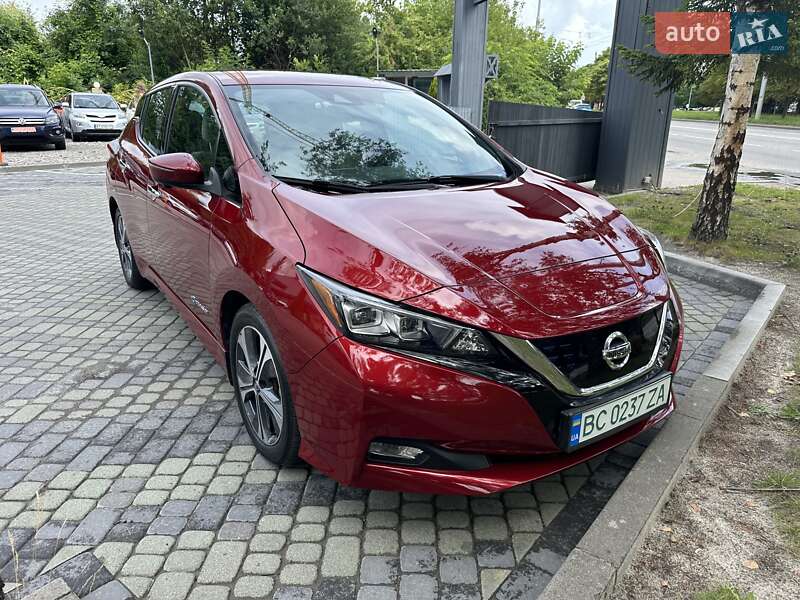 Хэтчбек Nissan Leaf 2018 в Киеве