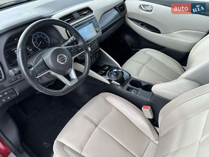 Хэтчбек Nissan Leaf 2018 в Киеве