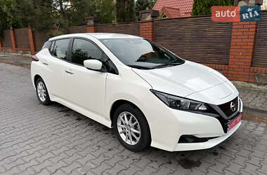 Хэтчбек Nissan Leaf 2021 в 