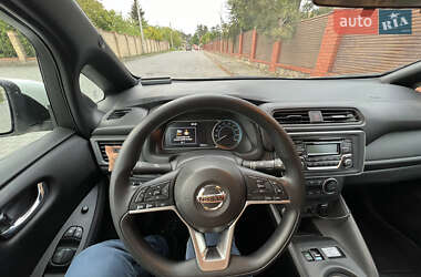 Хэтчбек Nissan Leaf 2021 в 