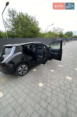 Хэтчбек Nissan Leaf 2014 в 