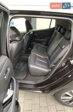 Хэтчбек Nissan Leaf 2014 в 
