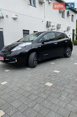Хэтчбек Nissan Leaf 2014 в 