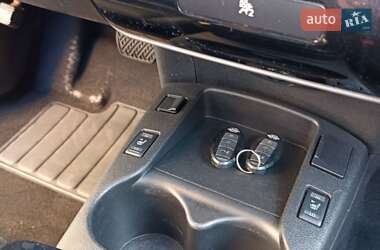 Хэтчбек Nissan Leaf 2014 в 