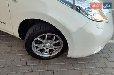 Хетчбек Nissan Leaf 2013 в 
