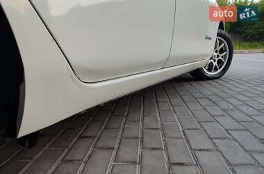 Хетчбек Nissan Leaf 2013 в 