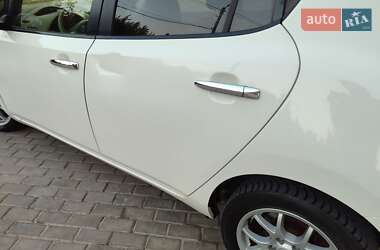 Хетчбек Nissan Leaf 2013 в 