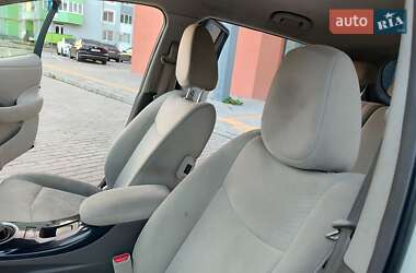 Хетчбек Nissan Leaf 2013 в 
