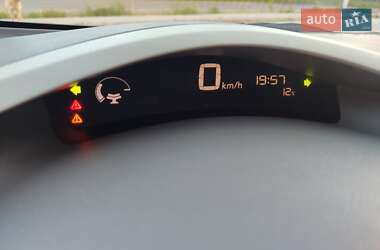 Хетчбек Nissan Leaf 2013 в 