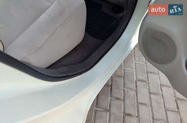 Хетчбек Nissan Leaf 2013 в 