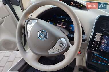 Хетчбек Nissan Leaf 2013 в 