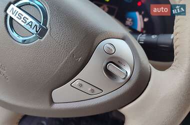 Хетчбек Nissan Leaf 2013 в 