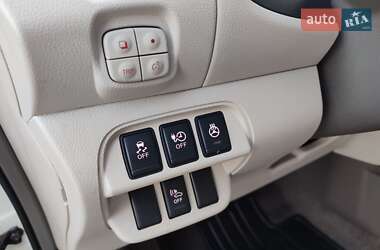 Хетчбек Nissan Leaf 2013 в 