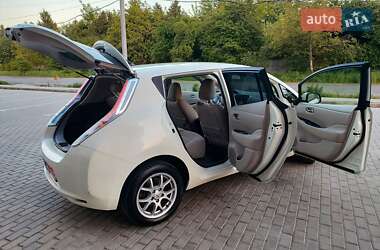 Хетчбек Nissan Leaf 2013 в 