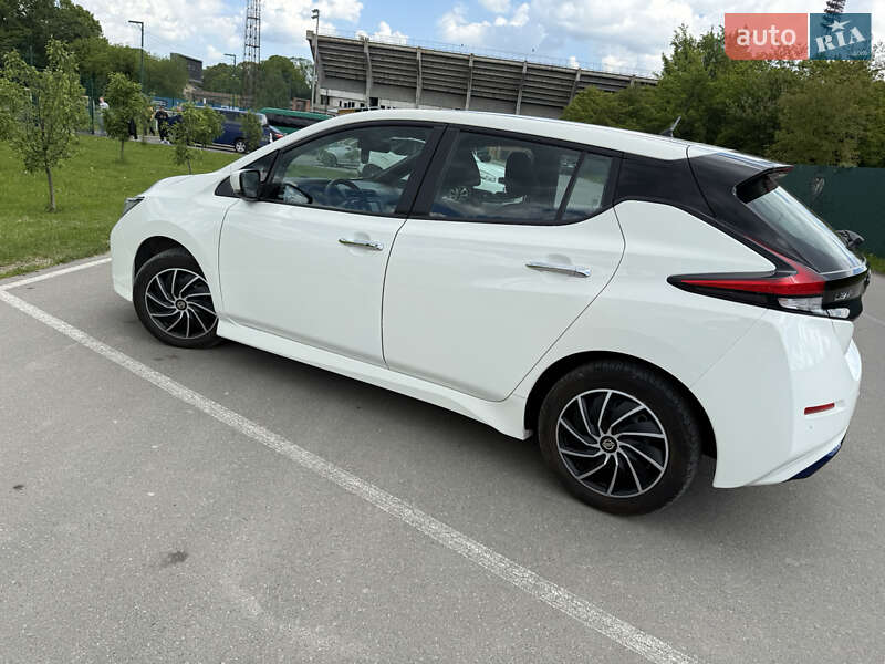 Хетчбек Nissan Leaf 2021 в Івано-Франківську