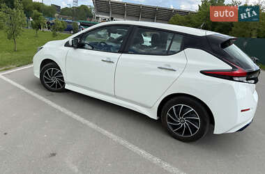 Хэтчбек Nissan Leaf 2021 в 