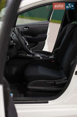 Хэтчбек Nissan Leaf 2021 в 