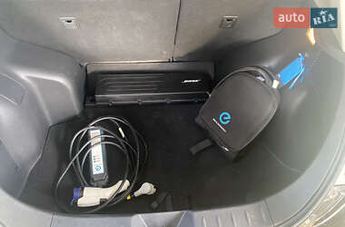 Хэтчбек Nissan Leaf 2014 в 