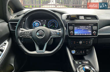Хетчбек Nissan Leaf 2018 в 