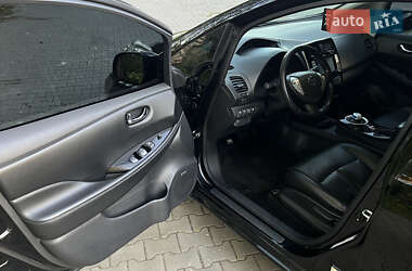 Хэтчбек Nissan Leaf 2014 в 