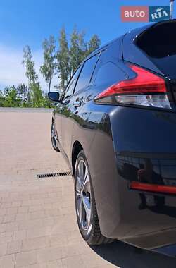 Хэтчбек Nissan Leaf 2018 в 