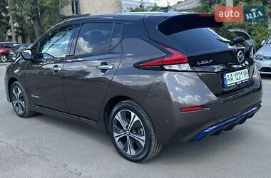 Хэтчбек Nissan Leaf 2019 в 