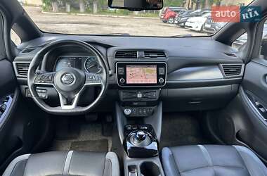 Хэтчбек Nissan Leaf 2019 в 