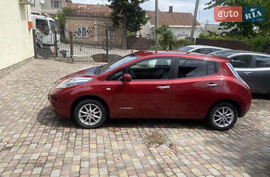 Хэтчбек Nissan Leaf 2014 в 