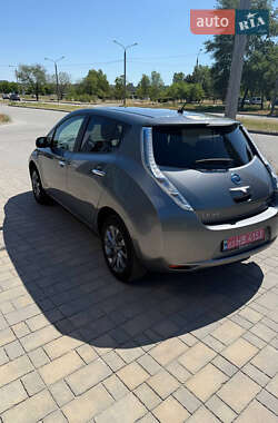 Хэтчбек Nissan Leaf 2014 в 