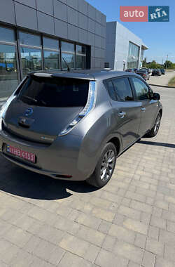 Хэтчбек Nissan Leaf 2014 в 