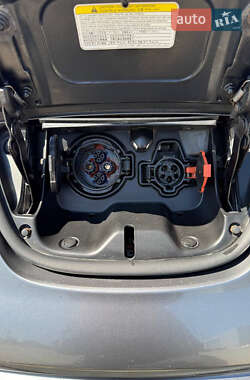 Хэтчбек Nissan Leaf 2014 в 