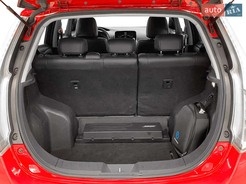 Хэтчбек Nissan Leaf 2015 в Киеве