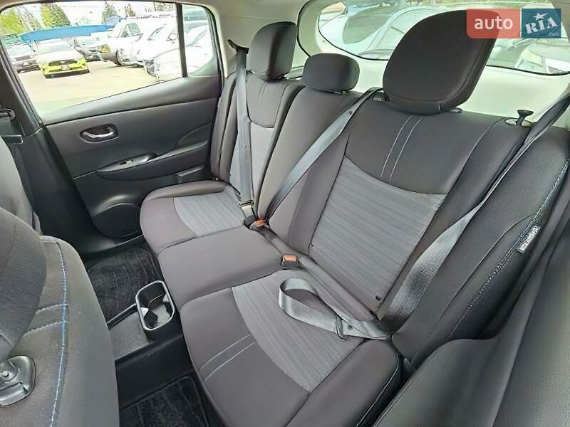 Хетчбек Nissan Leaf 2023 в Умані