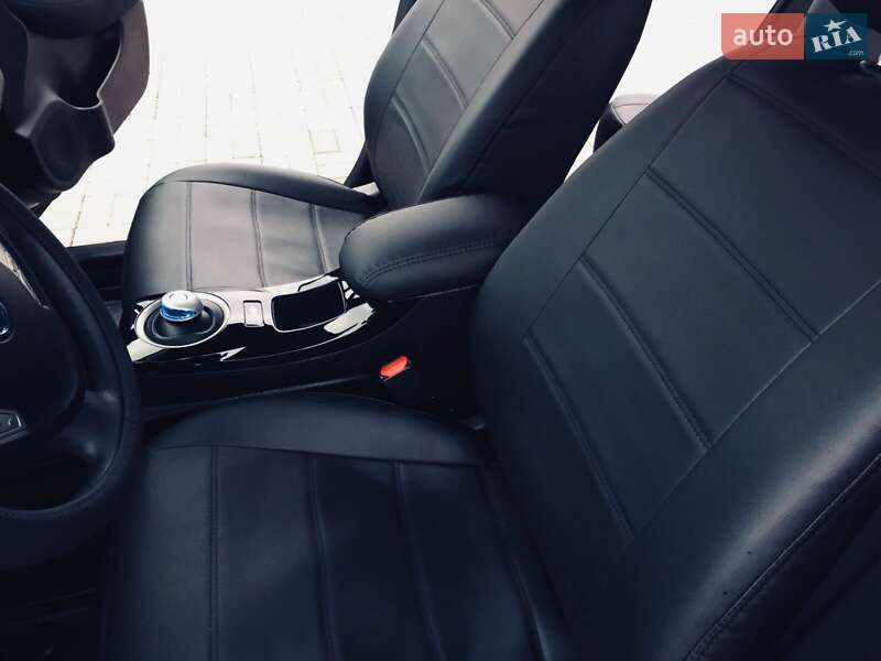 Хетчбек Nissan Leaf 2017 в Дніпрі